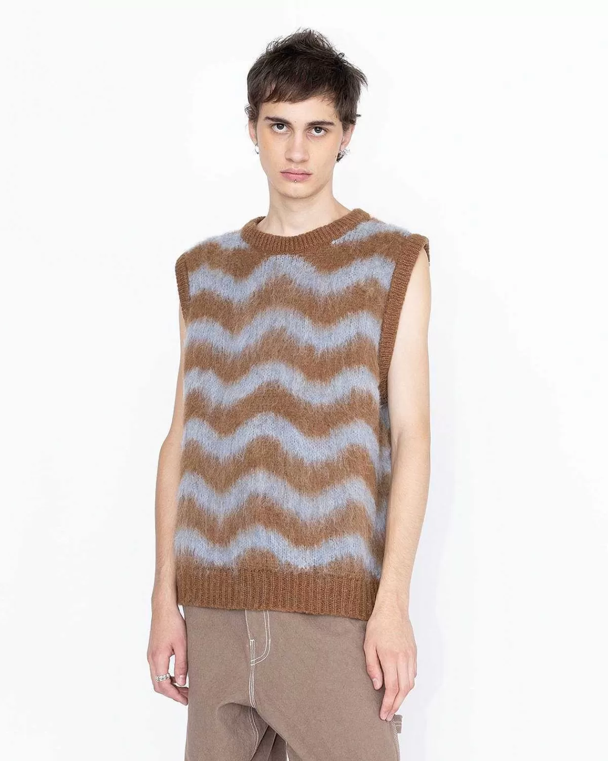 Strik>Highsnobiety HS05 Alpaca Fuzzy Wave Sweater Vest Lysebla/Brun