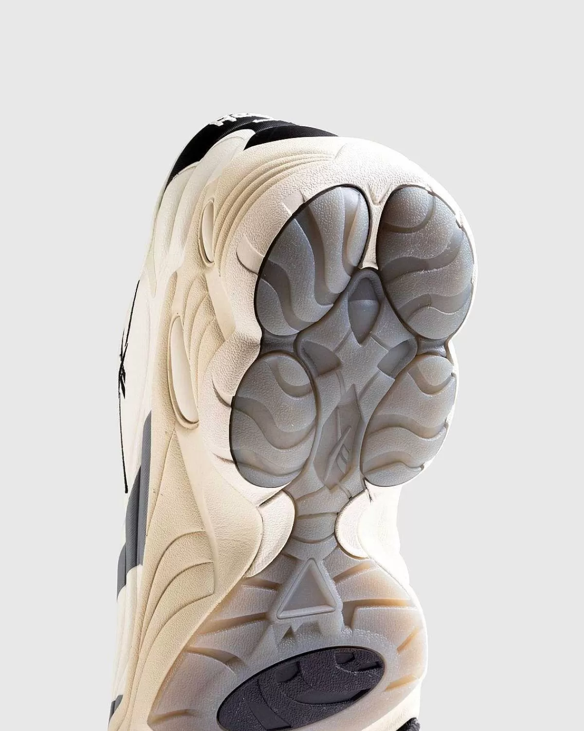 Sneakers>Reebok Dmx Run 6 Modern Cream Grey