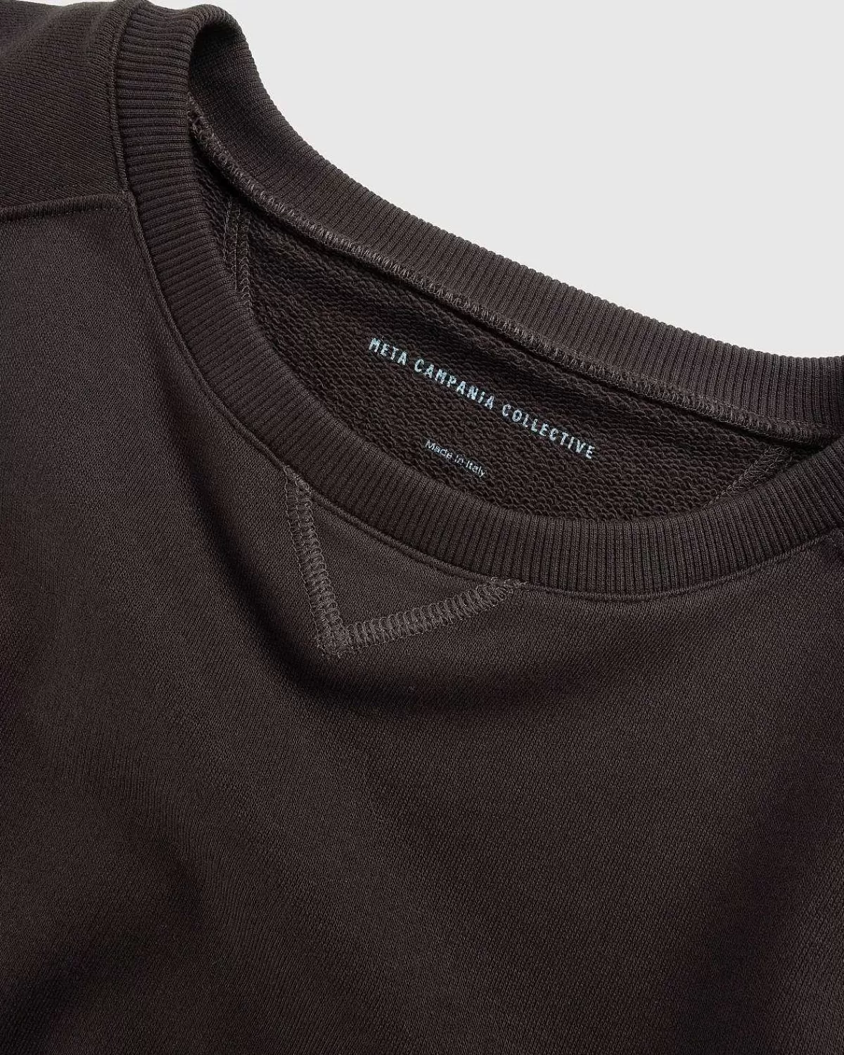 Strik>Meta Campania Collective Sigmar Jersey Bomuld Kortaermet Rund Hals Mork Chokoladebrun